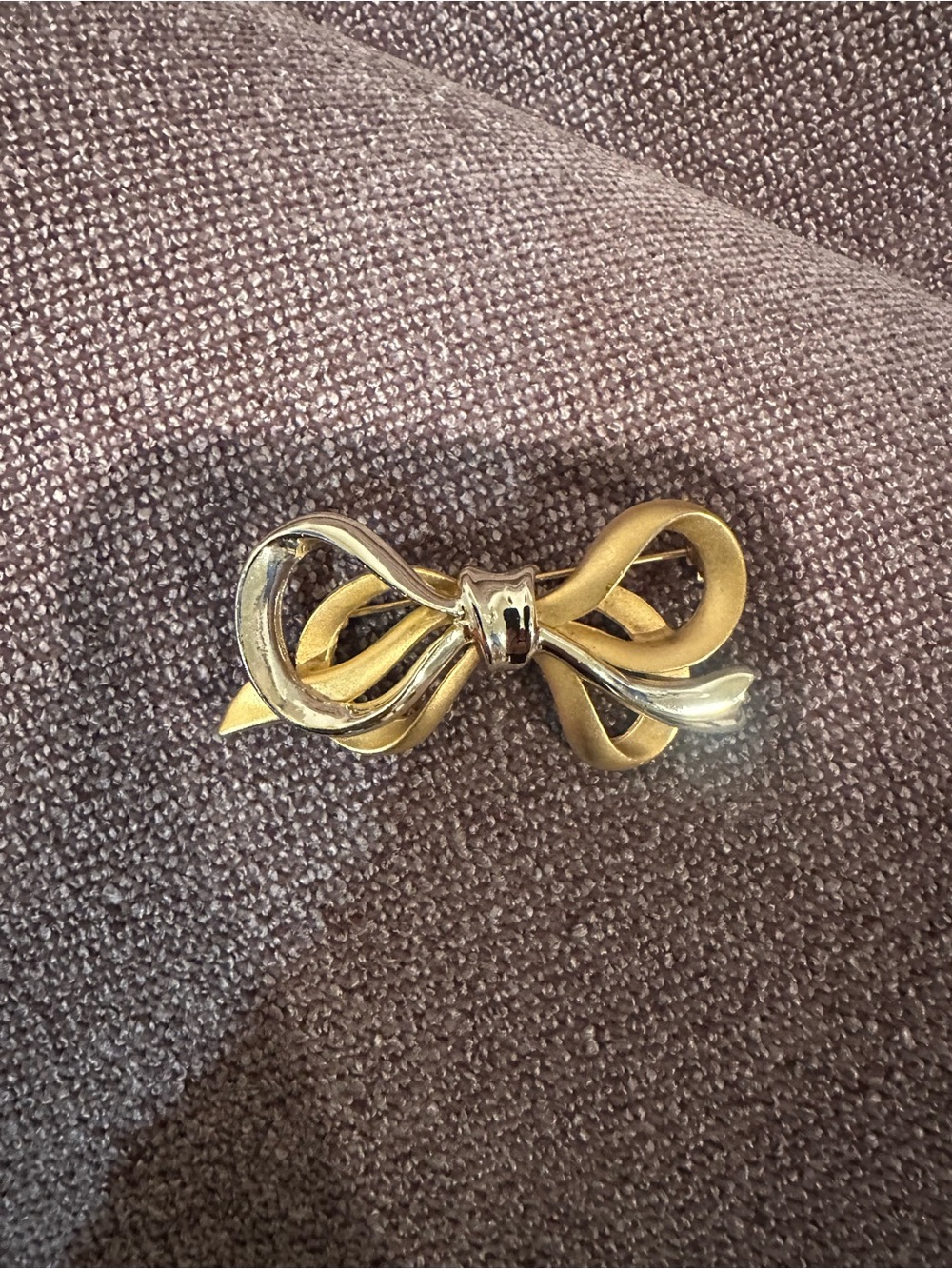 VINTAGE Bow Brooch